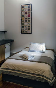 Cambridge Lodge - Hostel/Backpacker - Accommodation Cairns 28