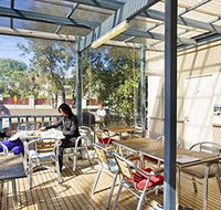 Cambridge Lodge - Hostel/Backpacker - Accommodation Cairns