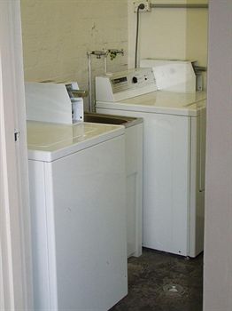 Cambridge Lodge - Hostel/Backpacker - Accommodation Cairns 2