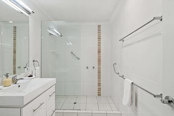 Eden Lodge - Accommodation Cairns 4