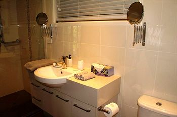 Arabella Guesthouse - Accommodation Cairns 9