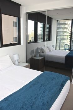 Apartments Melbourne Domain - South Melbourne - Accommodation Cairns 3