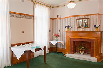 Hotel Gosford - Accommodation Cairns 3