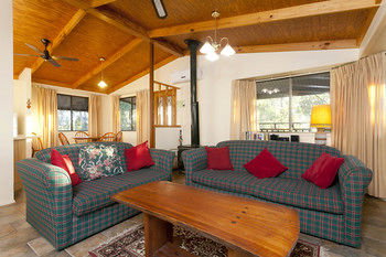 Eagleview Resort - Accommodation Cairns 96