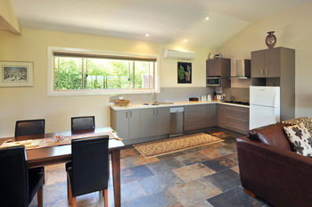 Langbrook Estate Cottages - Accommodation Cairns 10
