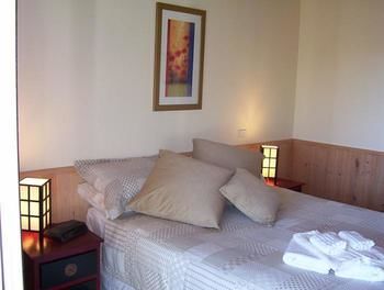 Yarraglen BnB - Accommodation Cairns 5