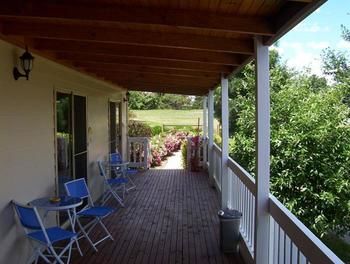 Yarraglen BnB - Accommodation Cairns 13