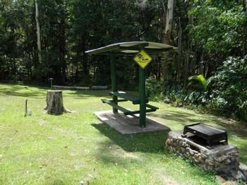 Mapleton Cabins & Caravan Park - Accommodation Cairns 0