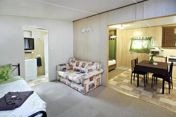 Mapleton Cabins & Caravan Park - Accommodation Cairns 3