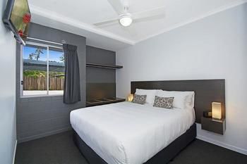 Cooroy Luxury Motel Apartments Noosa - Accommodation Cairns 5
