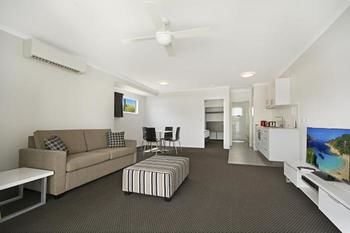 Cooroy Luxury Motel Apartments Noosa - Accommodation Cairns 6