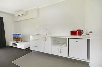 Cooroy Luxury Motel Apartments Noosa - Accommodation Cairns 14