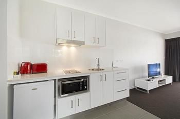 Cooroy Luxury Motel Apartments Noosa - Accommodation Cairns 15
