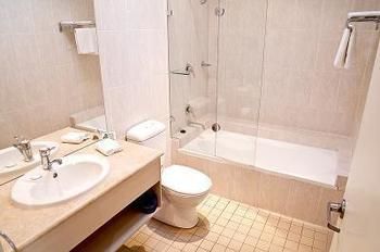 Hawkesbury Race Club Motel - Accommodation Cairns 1