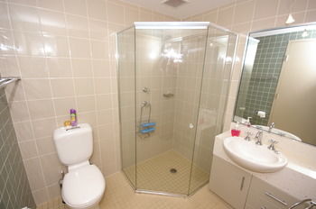 Balmain 704 Mar Furnished Apartment - Accommodation Cairns 2