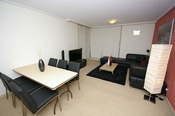 Balmain 704 Mar Furnished Apartment - Accommodation Cairns 12