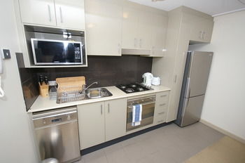 Balmain 704 Mar Furnished Apartment - Accommodation Cairns 13