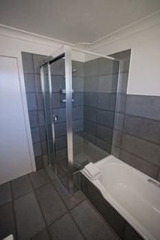 Emerald Views - Accommodation Cairns 2