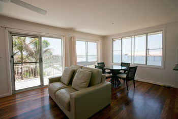 Emerald Views - Accommodation Cairns 9