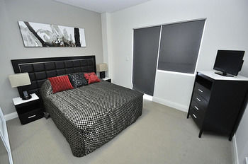 Glebe Furnished Apartments - Accommodation Cairns 0