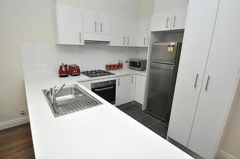 Glebe Furnished Apartments - Accommodation Cairns 5