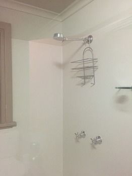 The Criterion Pub And Kitchen Carrington - Accommodation Cairns 3