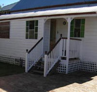 A Pine Cottage - Accommodation Cairns
