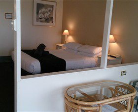 Abel Tasman Airport Motor Inn - Accommodation Cairns 2