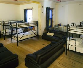 Backpackers Imperial Hotel - Accommodation Cairns 5