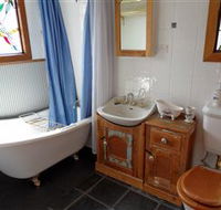 Peck's on Pine Victorian Cottage - Accommodation Cairns