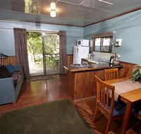 Crayfish Creek Van and Cabin Park and Spa Treehouse - Accommodation Cairns