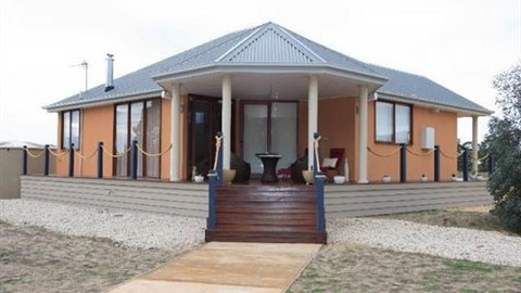 Aurora Cottages - Accommodation Cairns 0