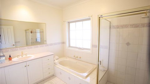 Farm Accommodation - Accommodation Cairns 7