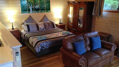 Southern Anchorage Retreat - Accommodation Cairns 4