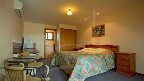 Little Desert Nature Lodge - Accommodation Cairns 0