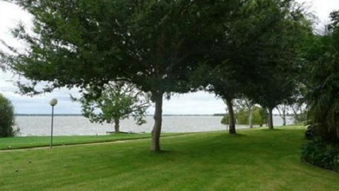 Waterfront Villa Tarni 14 - Accommodation Cairns 4