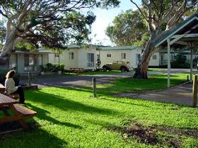 Beachside Holiday Park - Accommodation Cairns 0