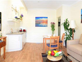 Canberra ACT Accommodation Cairns