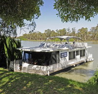 Boats and Bedzzz - The Murray Dream self-contained moored Houseboat - Accommodation Cairns