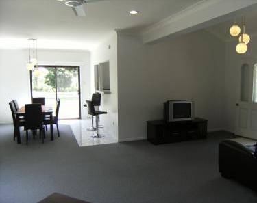A Beach 'N Reef Motel - Accommodation Cairns 0