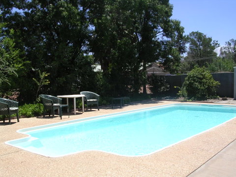 A-Line Motel - Accommodation Cairns 3