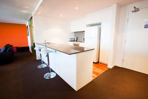 B7 Honeysuckle Apartments - Accommodation Cairns 2