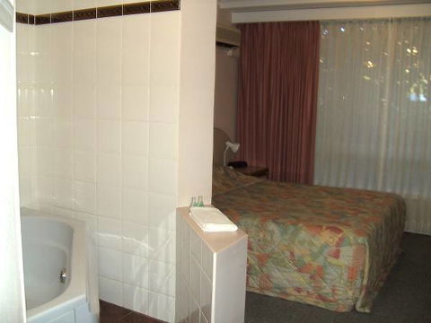 Barkley Inn - Accommodation Cairns 4