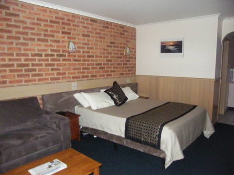 BEST WESTERN Colonial Motor Inn Bairnsdale - Accommodation Cairns 0