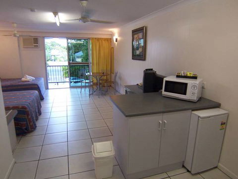 Cairns Holiday Lodge - Accommodation Cairns 1