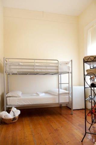 Claremont Guest House - Accommodation Cairns 1