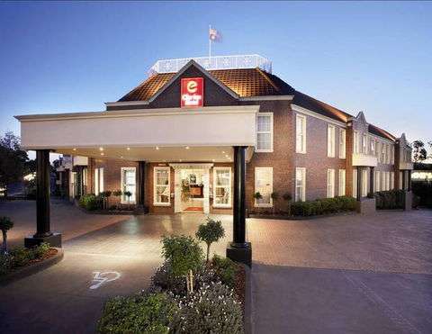 Canterbury International Hotel - Accommodation Cairns 0