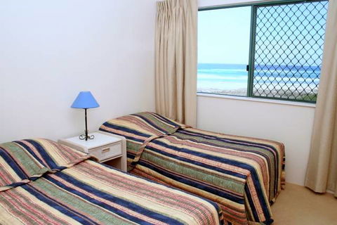 Currumbin Sands Beachfront Apartments - Accommodation Cairns 2