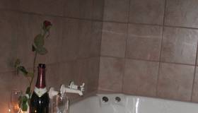 Deniliquin Coach House Hotel-Motel - Accommodation Cairns 2