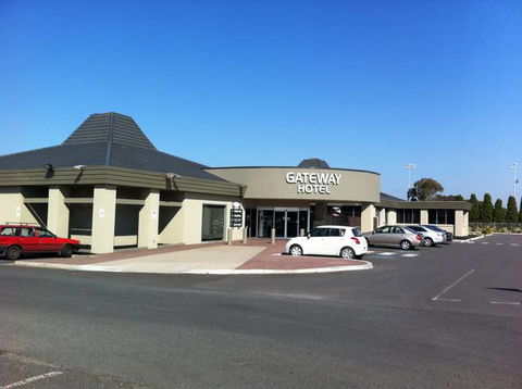 Gateway Hotel - Accommodation Cairns 0